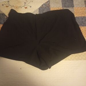 Le Cove Women's Black Shorts